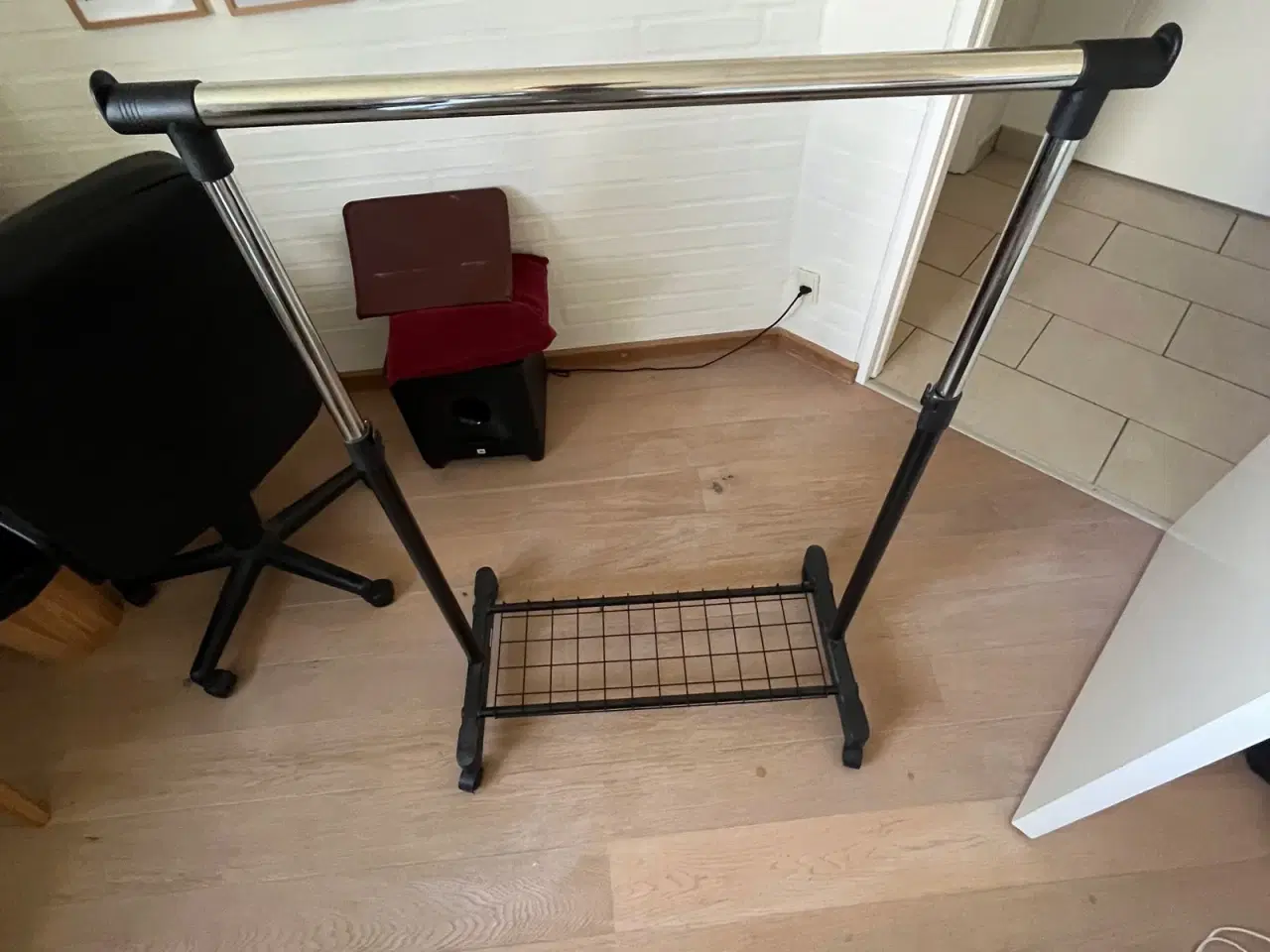 Billede 2 - Tøjstativ med hjul