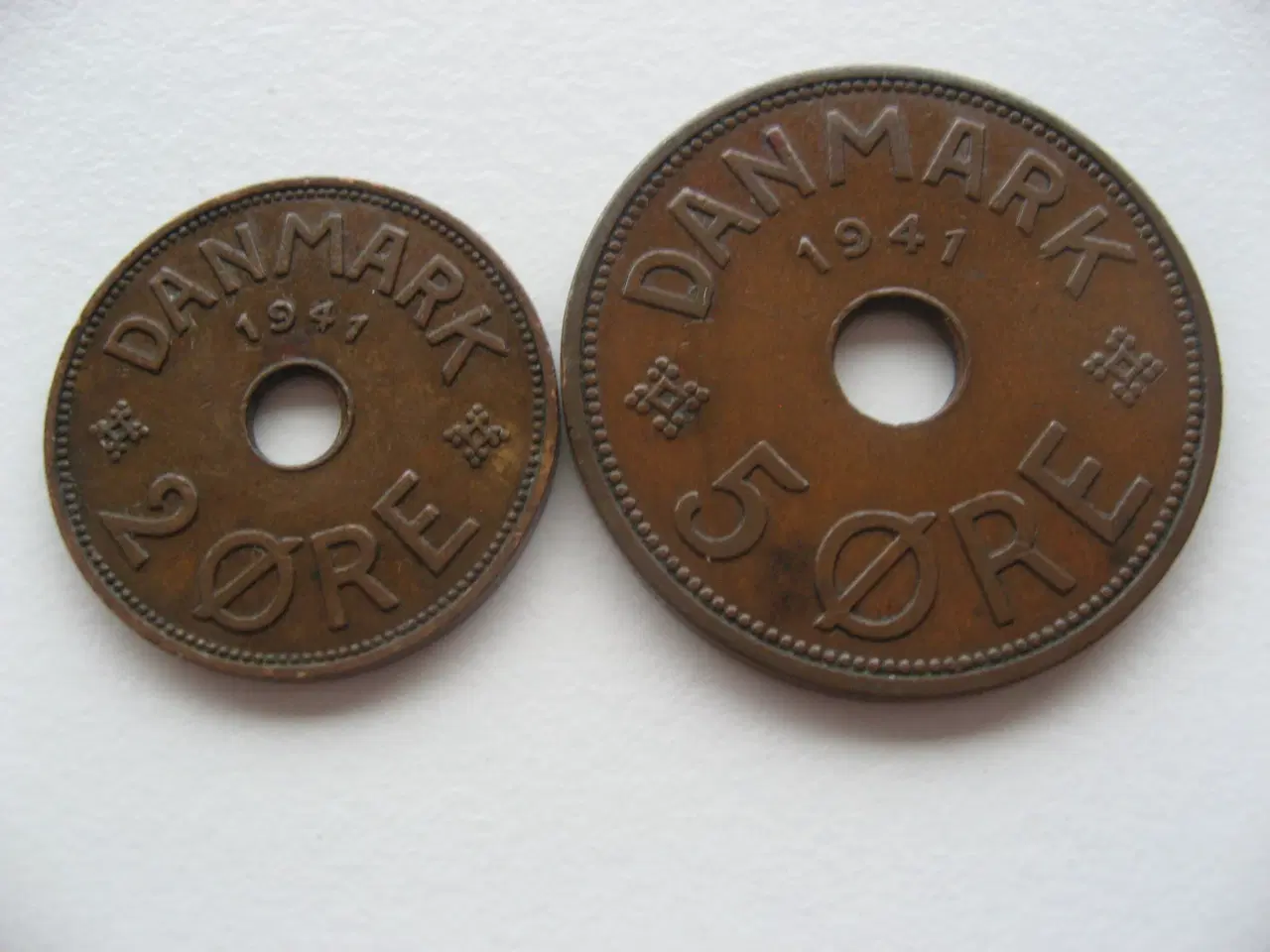 Billede 1 - Færøerne Flotte 2 øre og 5 øre 1941 U/Hjerte