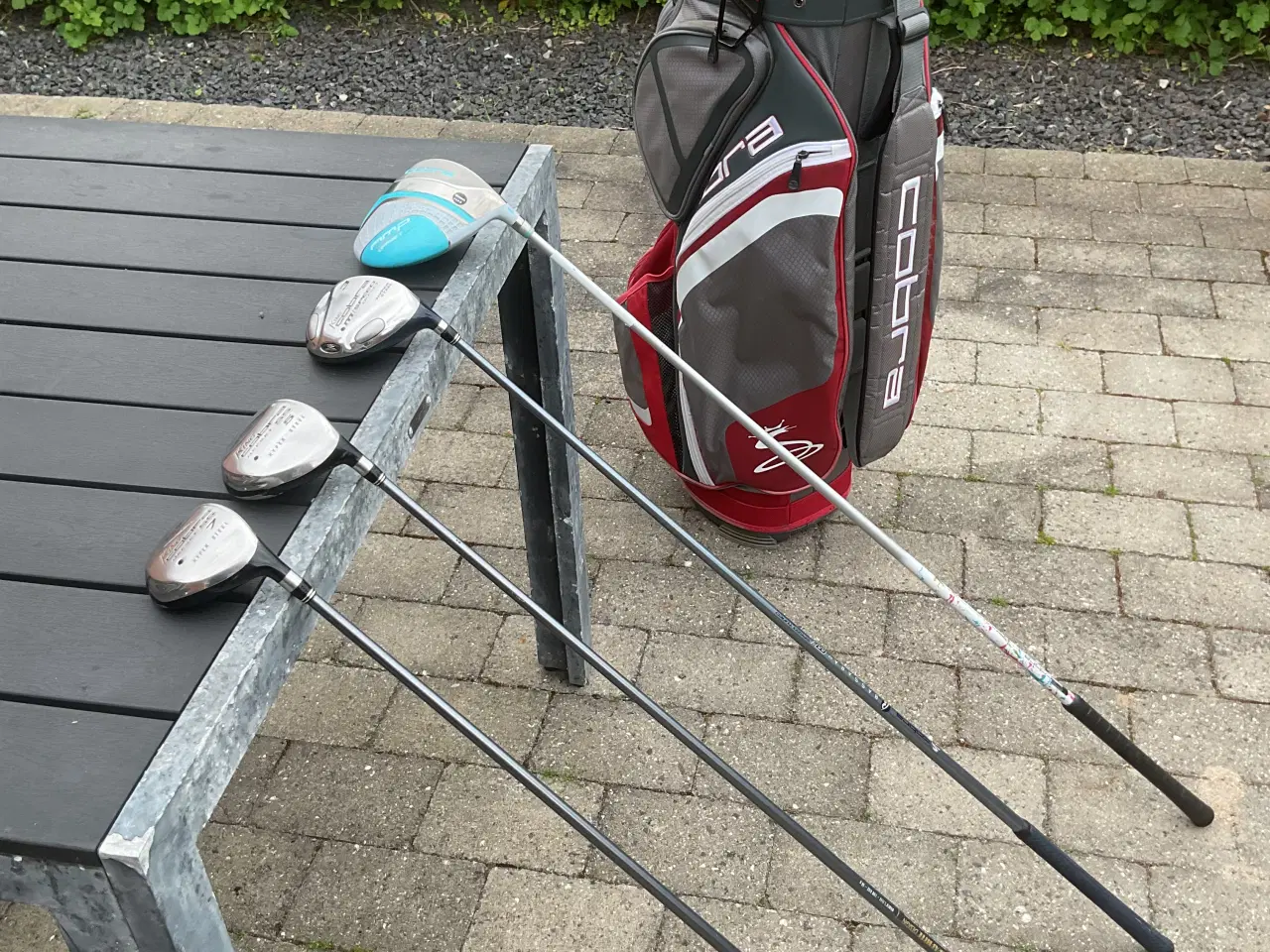 Billede 2 - Dame golf sæt fra Cobra med bag lidt brugt men pæn
