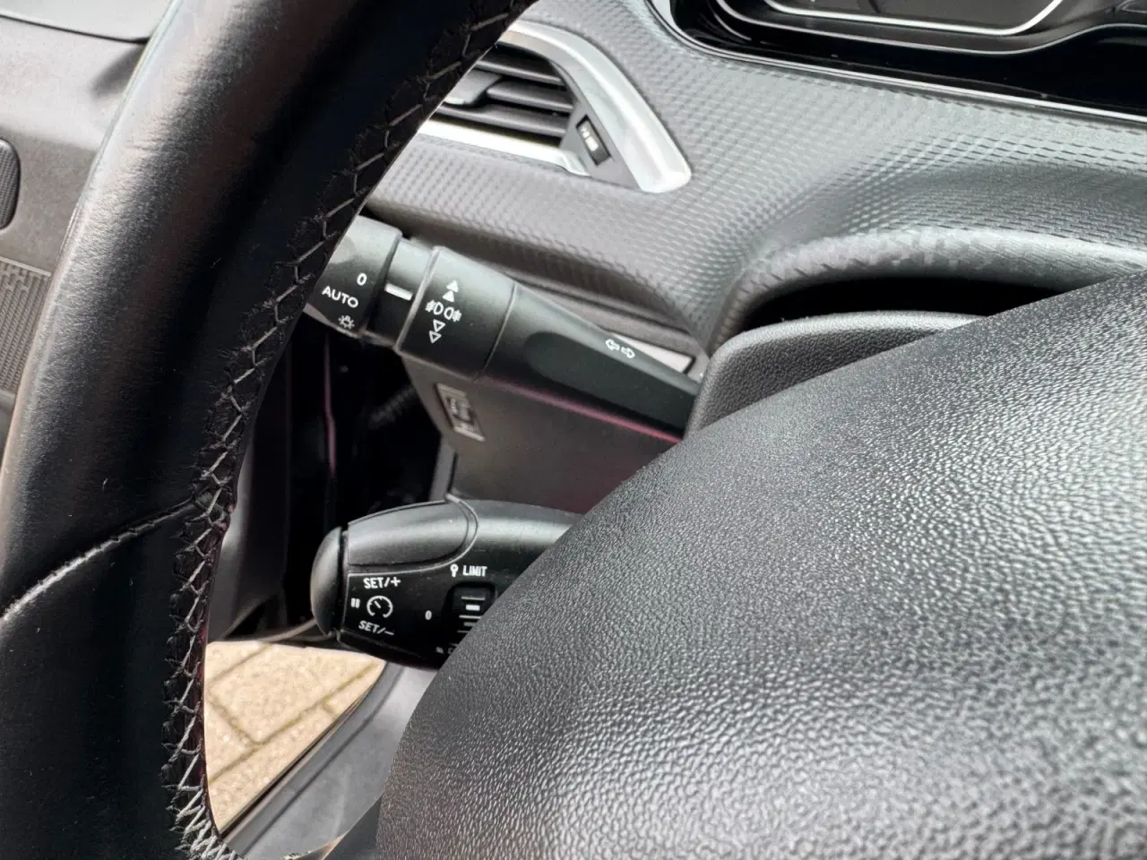 Billede 15 - Peugeot 208 1,2 PureTech 82 Allure Sky