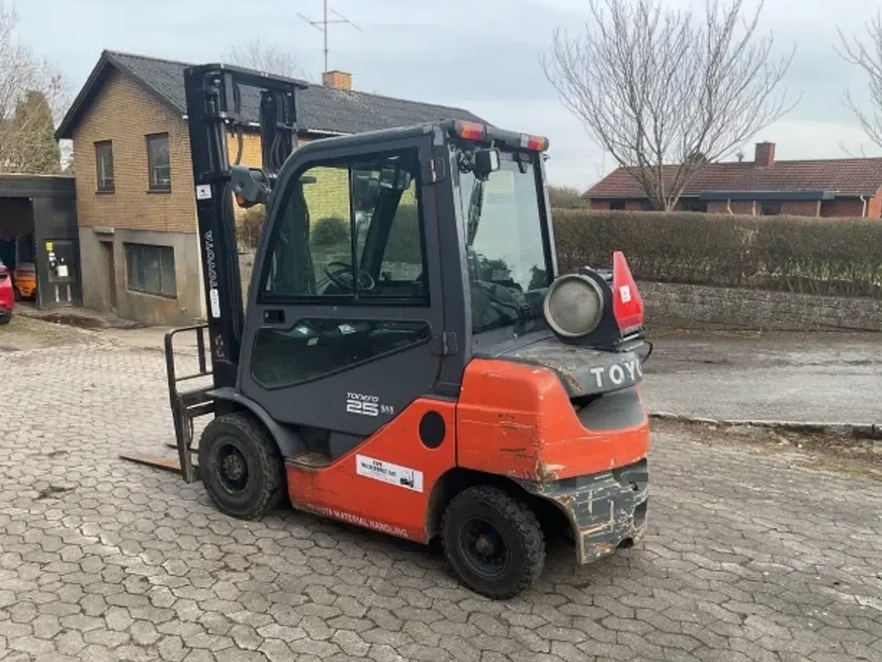 Billede 3 - Toyota 2500KG Gastruck  nye model  Førehus  Sideskift Gaffelflytter  5200 Timer