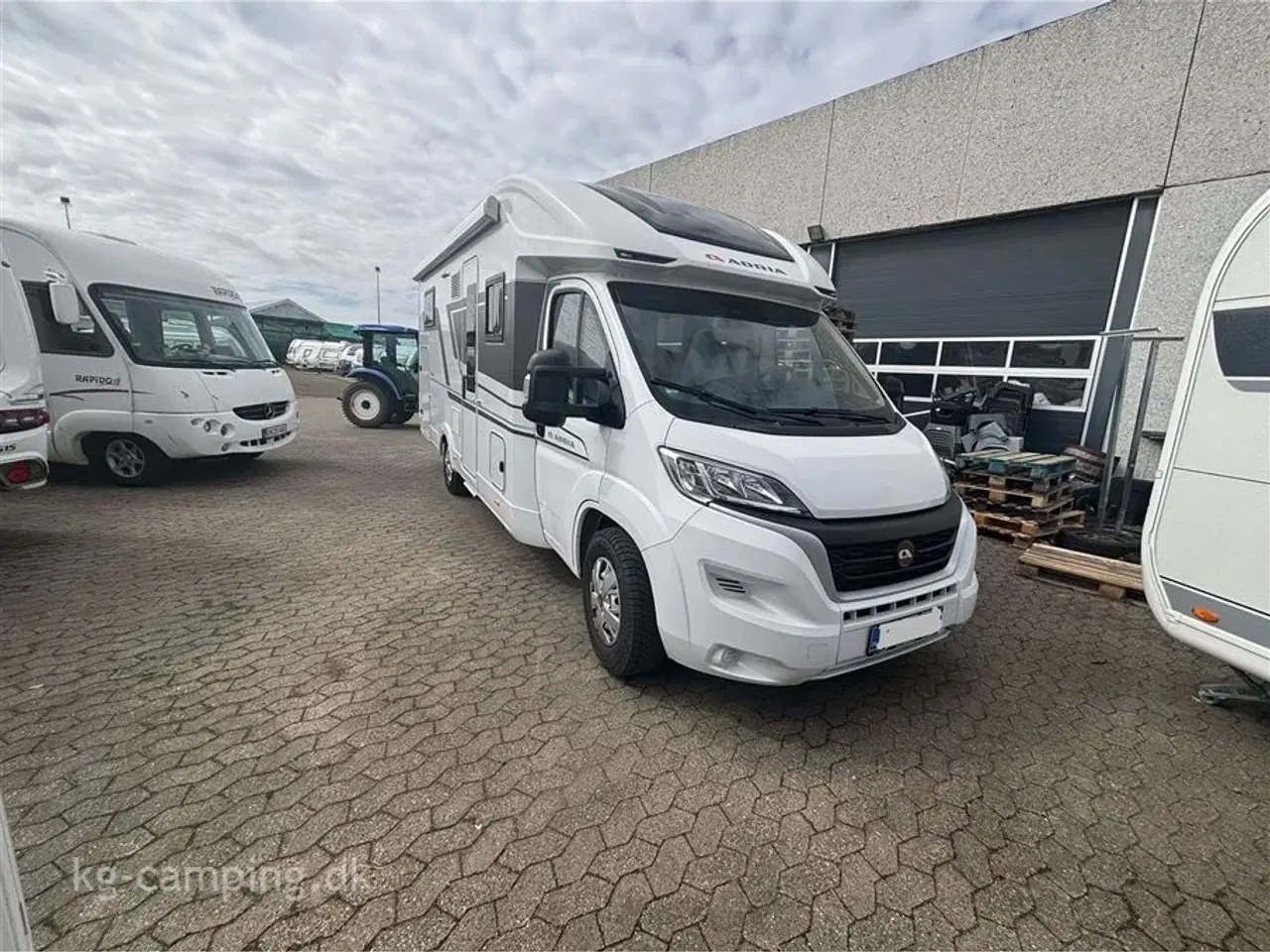Billede 1 - 2023 - Adria Coral Plus 670 DL   Populær og velholdt autocamper med fint udstyr og aut. Gear.