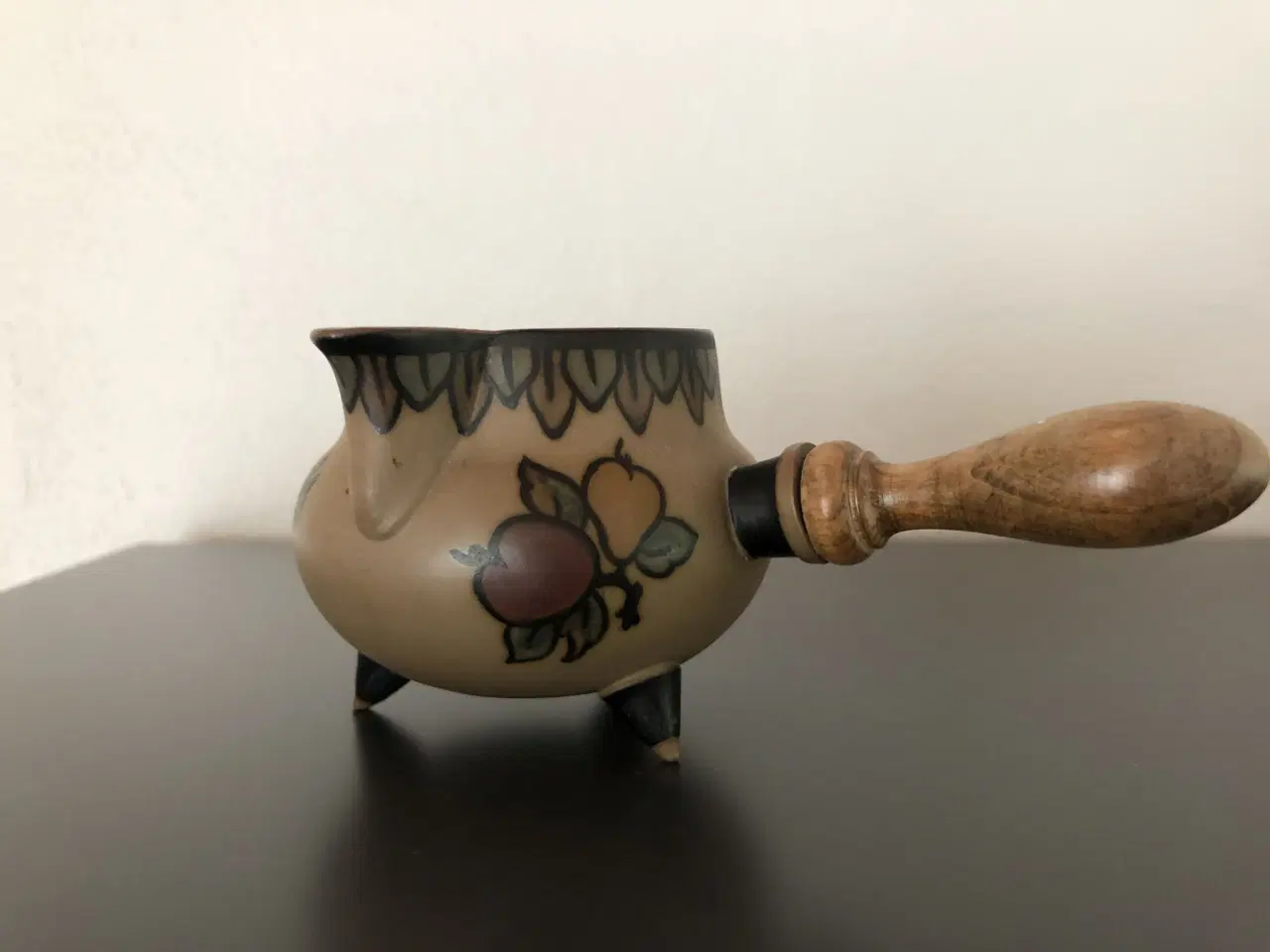 Billede 2 - E. Hjorth keramik, urtepotteskjuler og kande