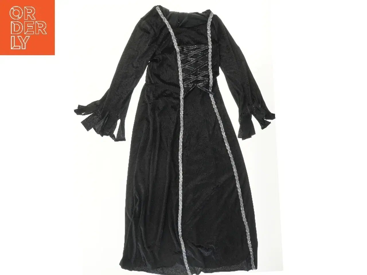 Billede 1 - Halloween udklædning Sort kjole med hætte (str. 140)