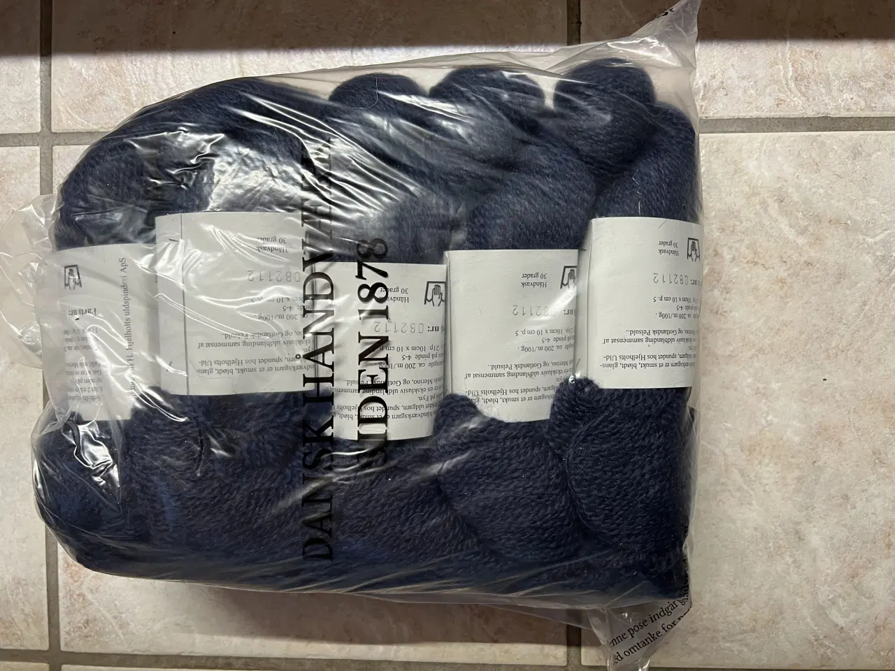 Billede 5 - Hjelholt garn