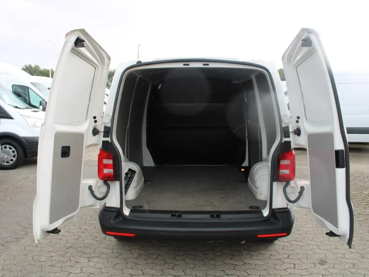 Billede 9 - VW Transporter 2,0 TDi 150 Kassevogn DSG kort