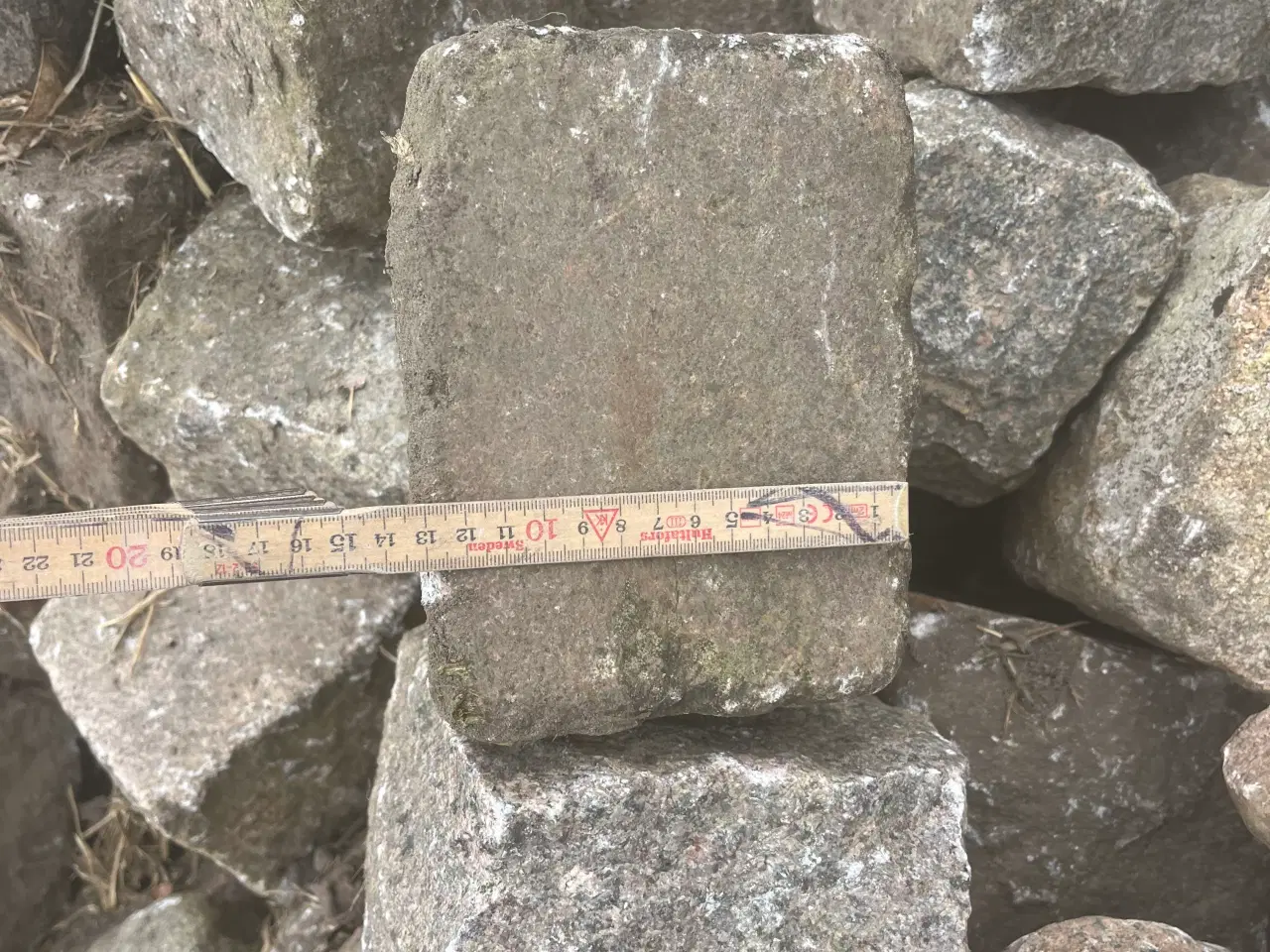 Billede 2 - Flotte slidte brosten 