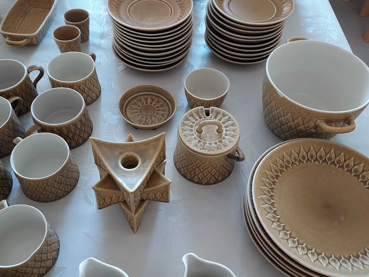 Billede 4 - Bing & Grøndahl, Kronjyden, Relief stel