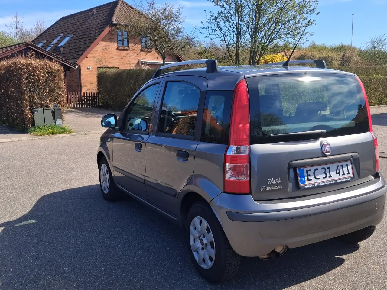 Billede 4 - Rigtig fin og pålidelig bil.