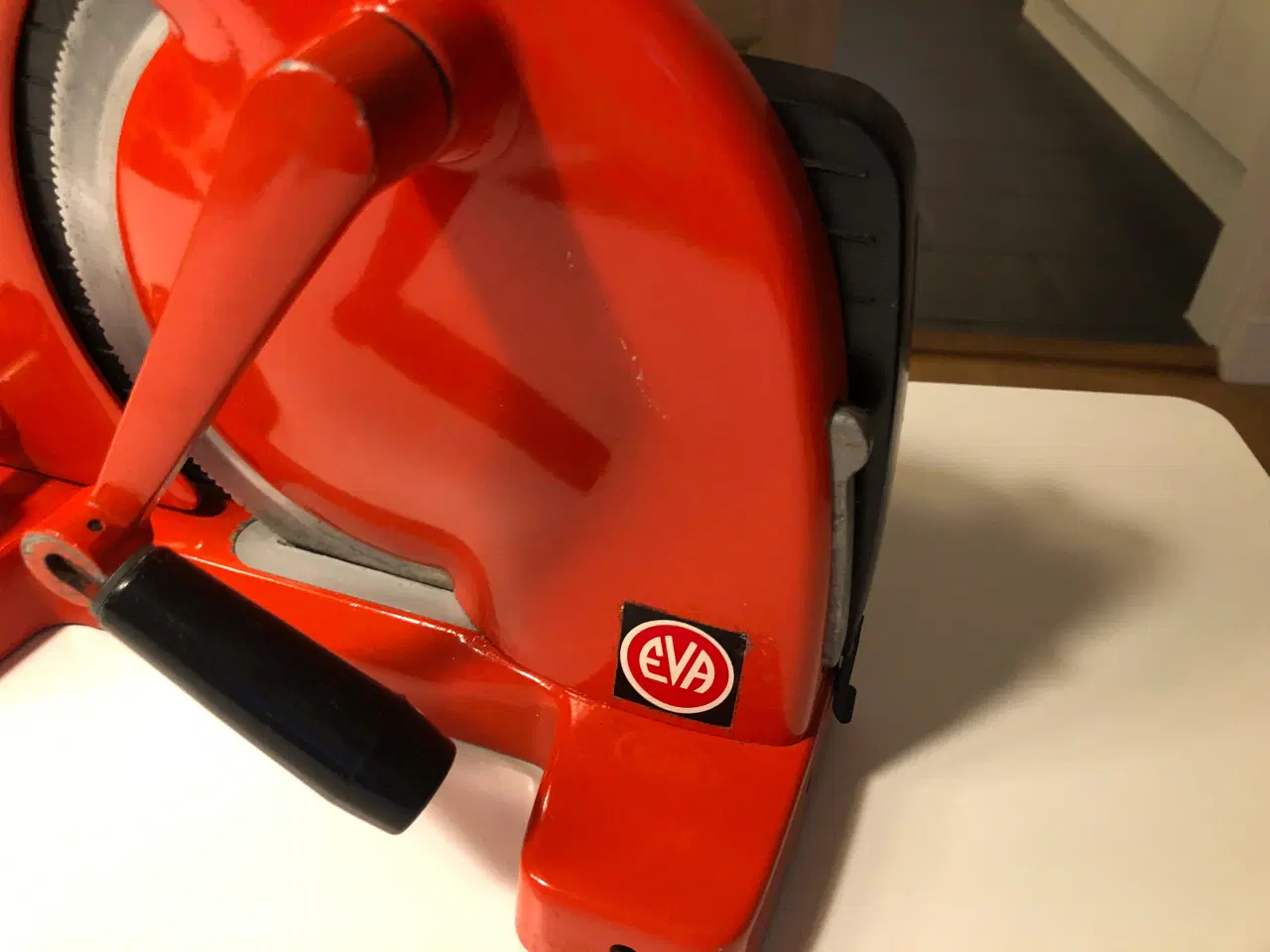 Billede 6 - EVA Brødskærer i rød med sort side