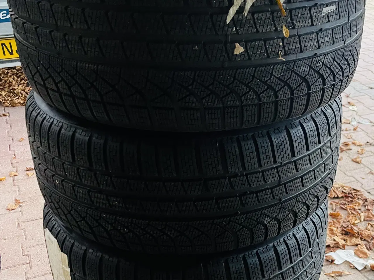 Billede 4 - Tesla winter tyres and rims