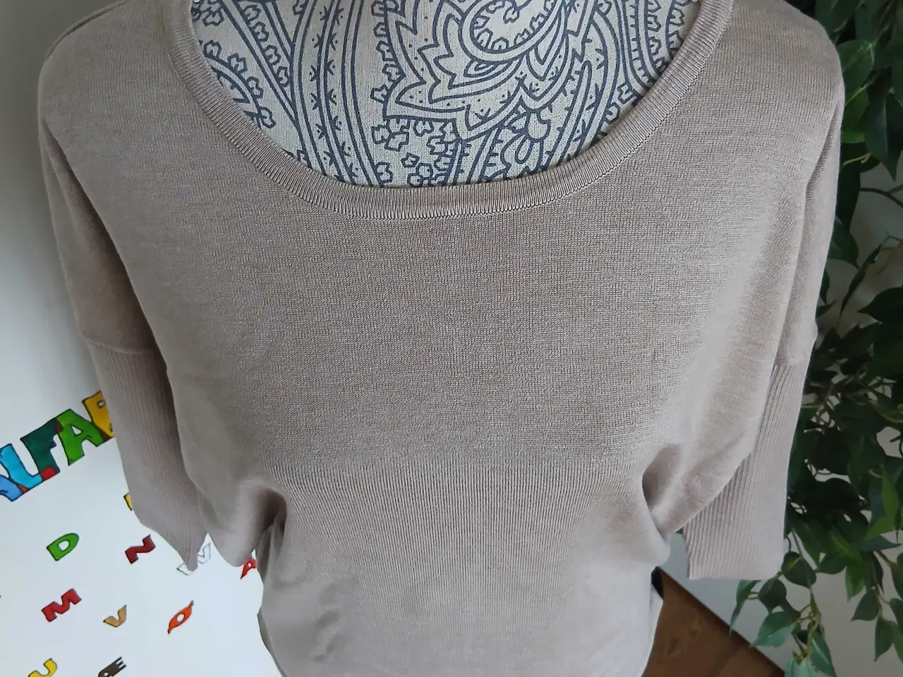 Billede 2 - Trøje. Saint Tropez. Medium/38