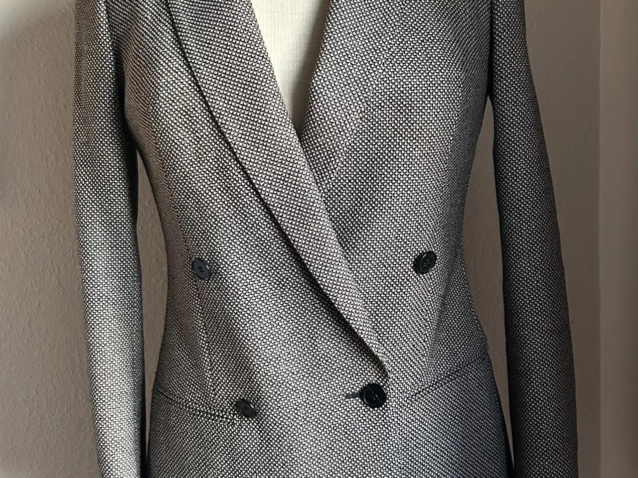 Billede 4 - Jakkesæt. Suistudio. Travel suit. 