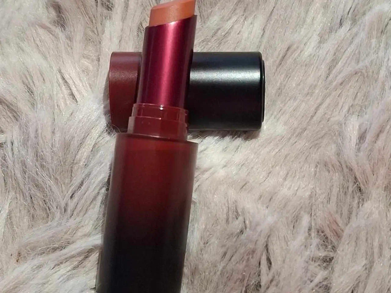 Billede 2 - Ember Rose - Dynamatte Boom - Longlasting Lipstic