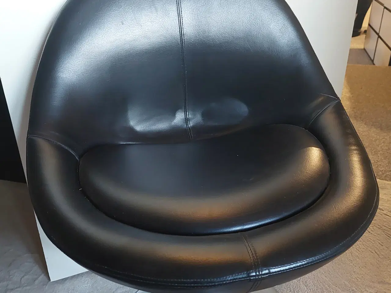 Billede 3 - salon/drejerstol i sort farve