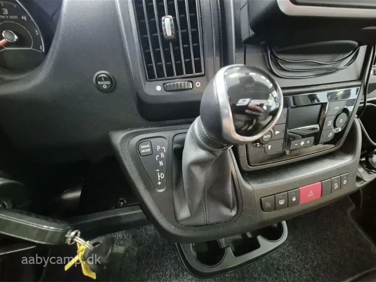 Billede 10 - 2020 - Pössl Roadcar R 640 Automatgear. 2x solceller. batteri. markise. duo-control. kompressor køleskab. undervognsbehandlet. helårsdæk. anhængertræk. soft close på bo-delsdør.