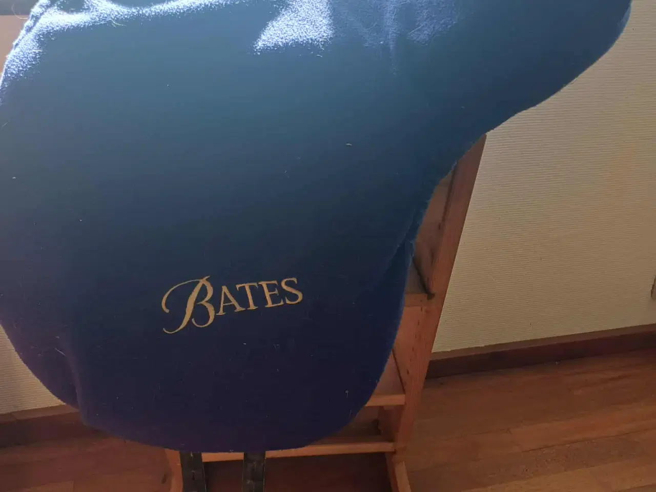 Billede 1 - Dressursadel   Bates 17,5 "