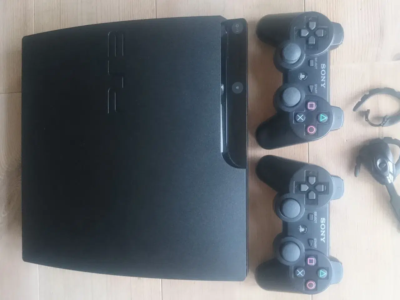 Billede 1 - PS3 + headsæt + 2 controller + 16 spil