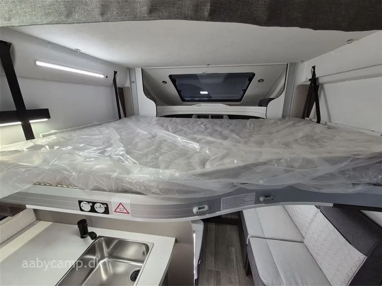 Billede 11 - 2026 - Benimar Tessoro 463   Topudstyret Familie camper