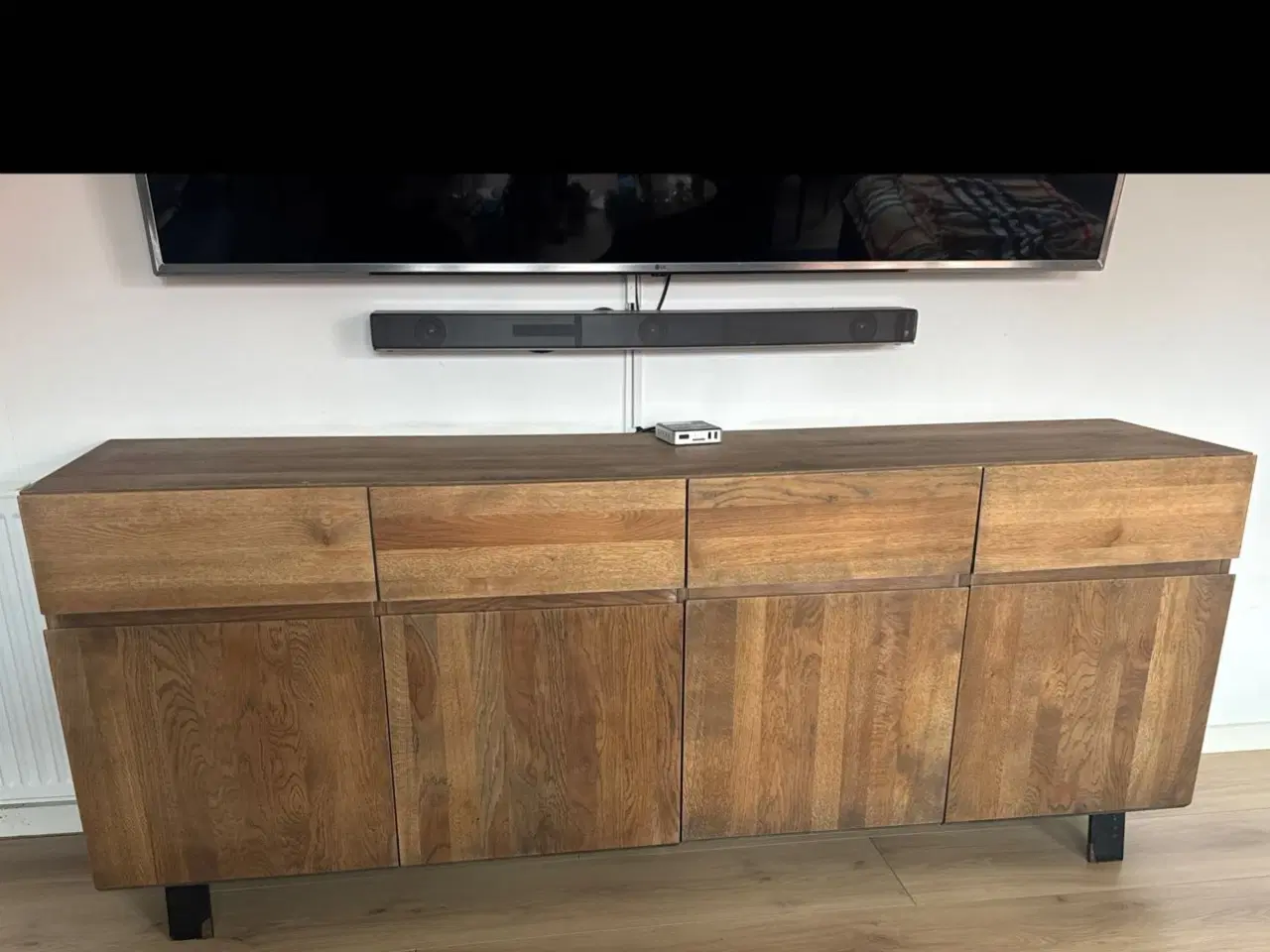 Billede 1 - Skænk massivt eg