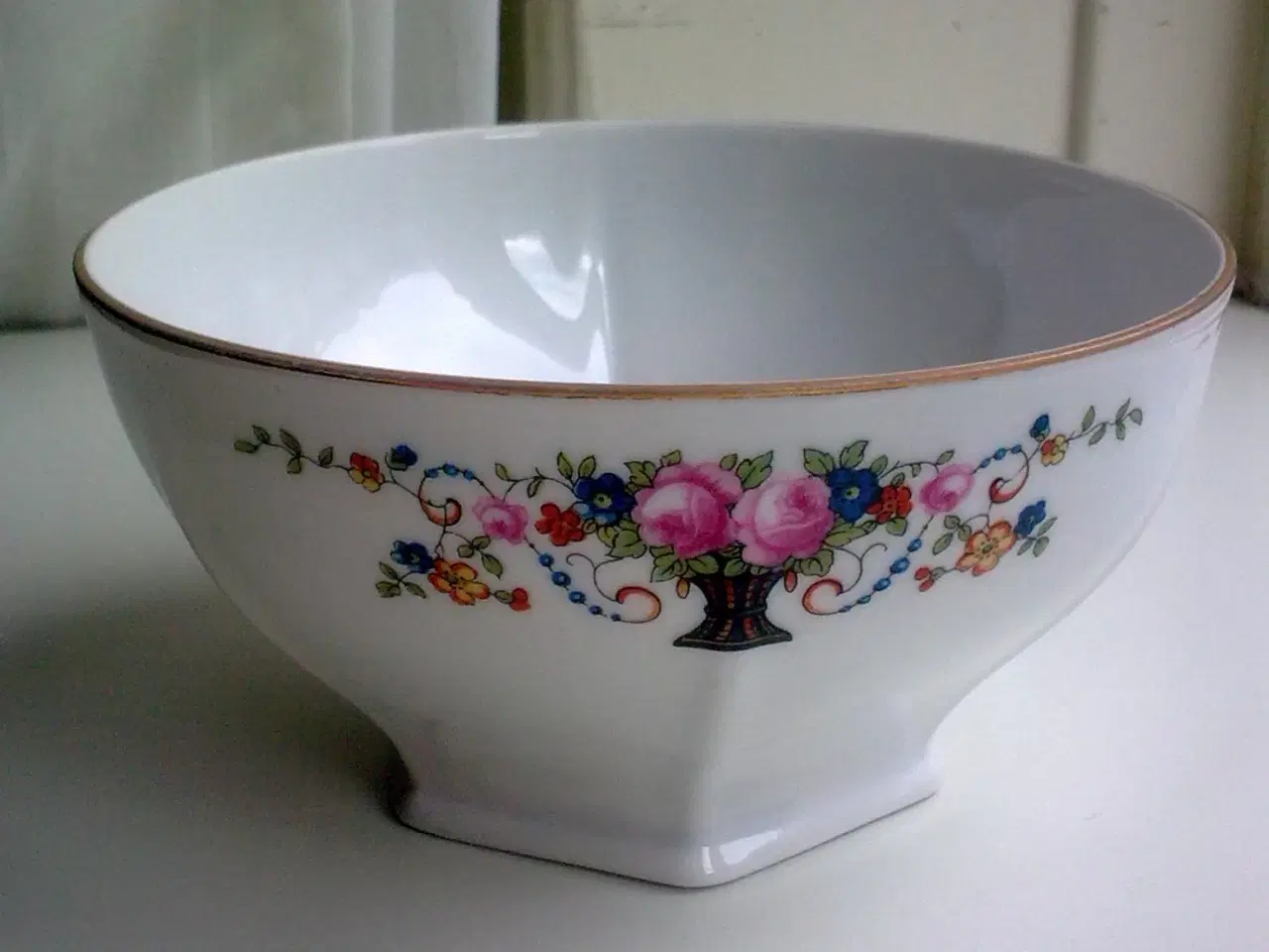 Billede 18 - Håndlavet porcelæn rose lysholder + 6 hvide roser