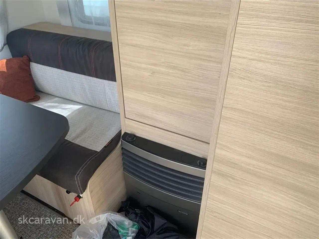 Billede 13 - 2022 - Caravelair Titanium 450   Lækker vogn med enkelt senge Mover - El markise og div udstyr køkken og toilet aldrig brugt