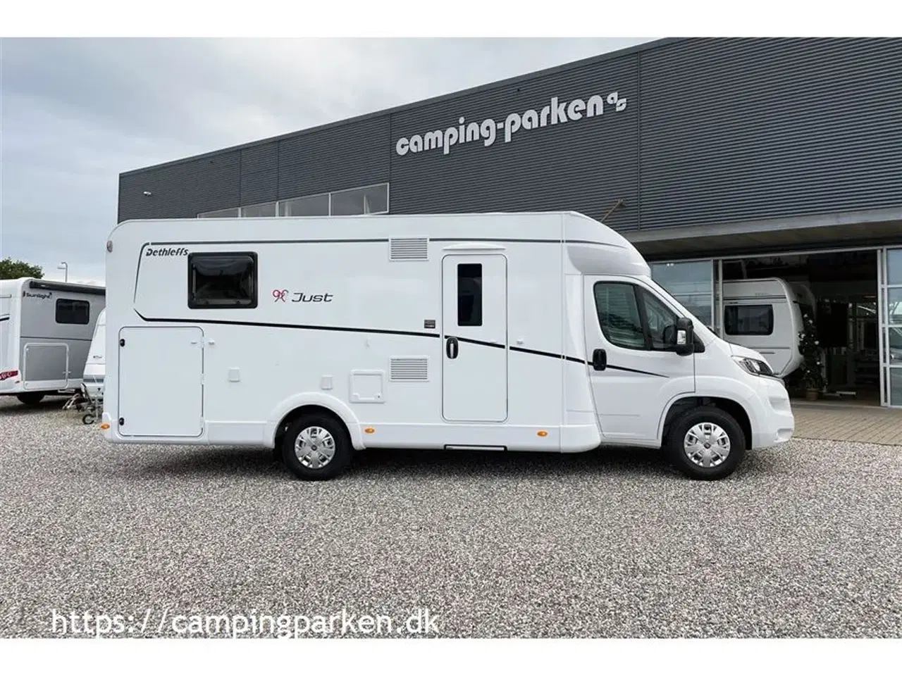 Billede 1 - 2023 - Dethleffs Just T 7052 EB   Lækker autocamper med enkeltsenge, hæve/sænkeseng, automatgear og cykelholder m/hejs!