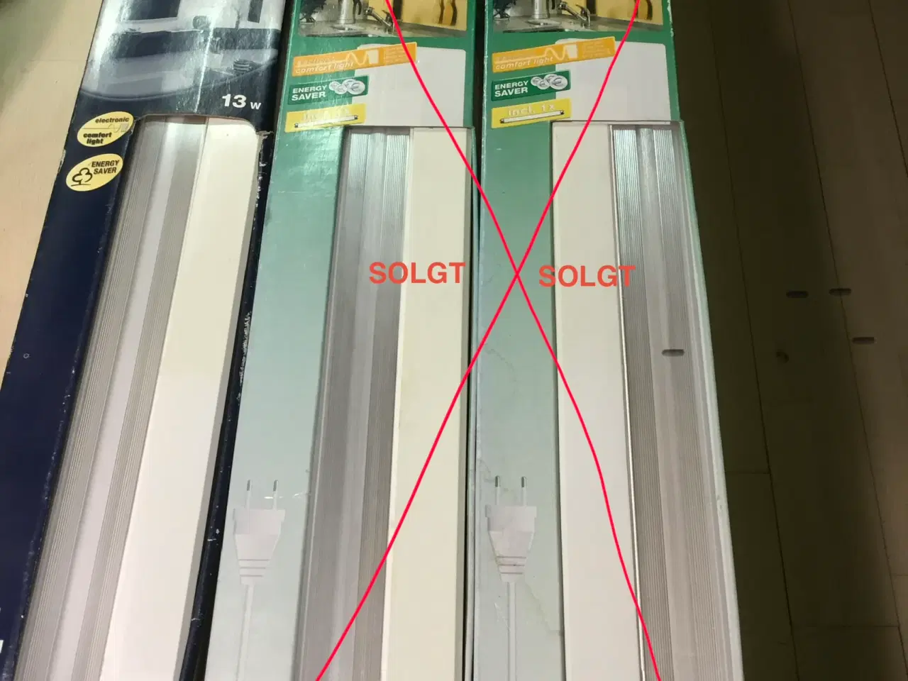 Billede 2 - Underskabsbelysning    (de to grønne er solgt)