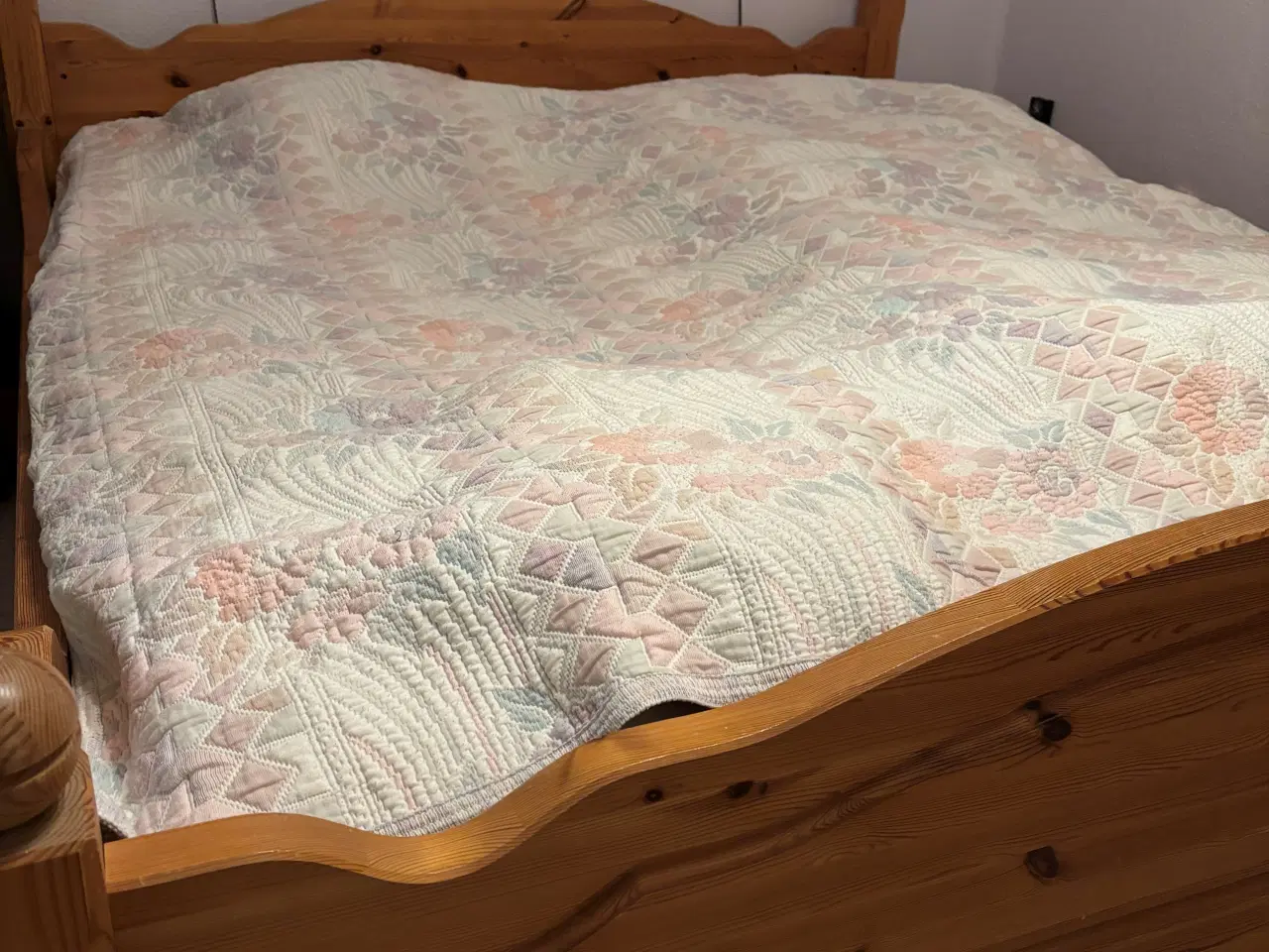 Billede 2 - Fyrretræ, massiv, dobbeltseng (uden madras)