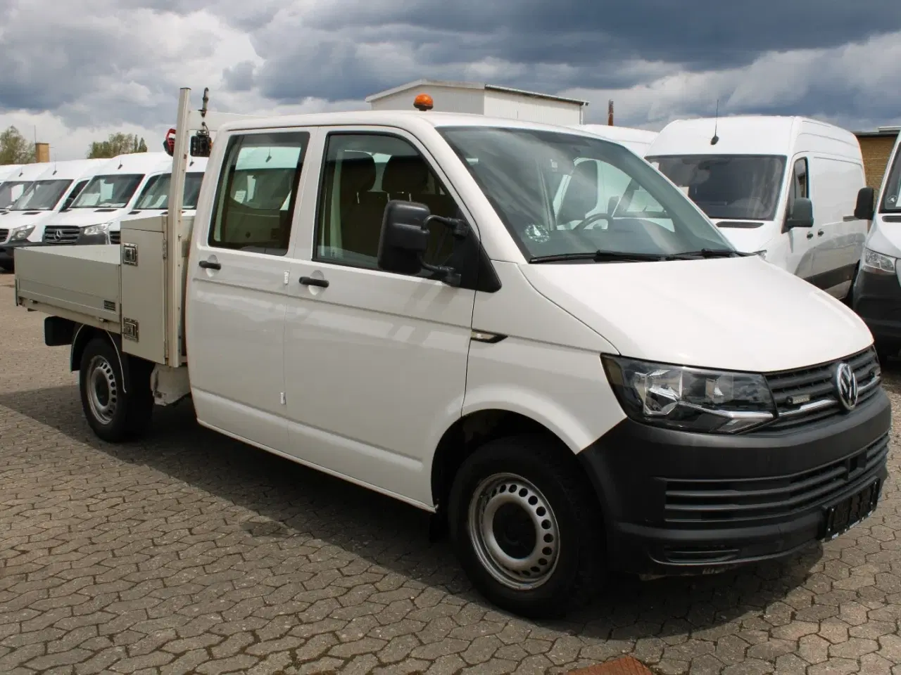Billede 2 - VW Transporter 2,0 TDi 150 Mandskabsvogn m/lad DSG