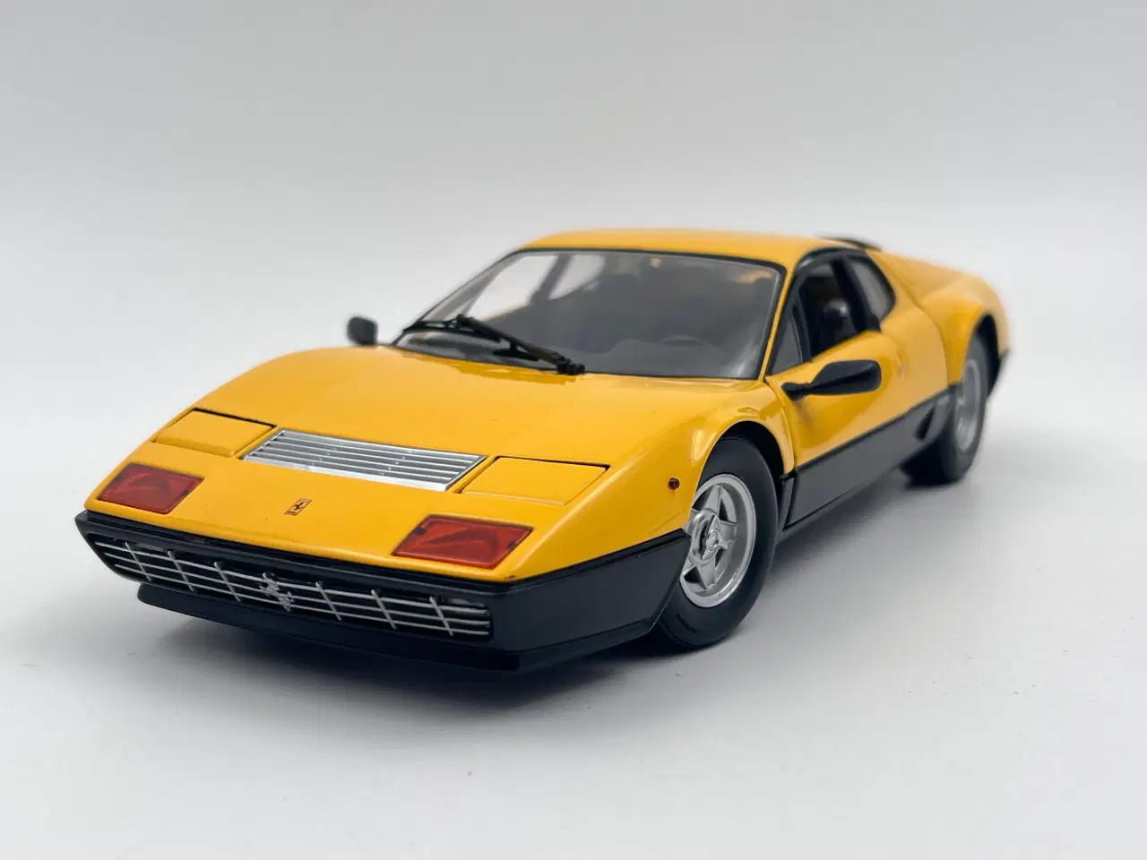 Billede 2 - 1976 Ferrari 512 BB Giallo Fly - Kyosho - 1:18  