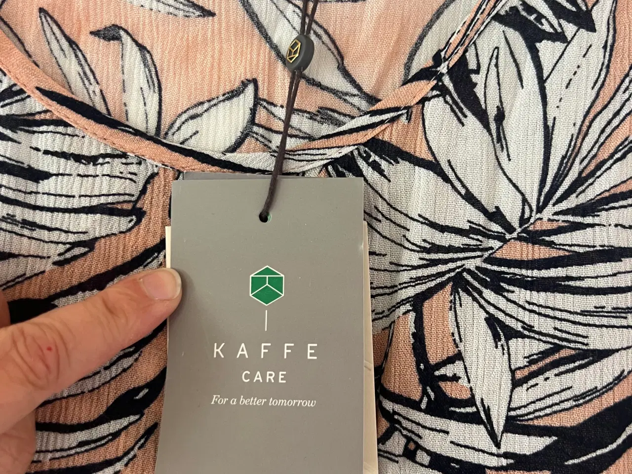 Billede 6 - Ny Bluse u/Ærmer fra Kaffe. (Str. 44)
