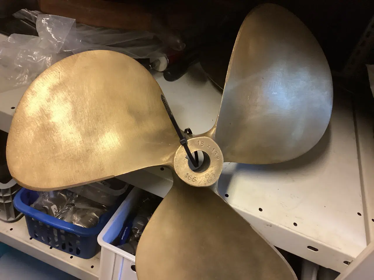 Billede 3 - Messing skruer evt. til pynt