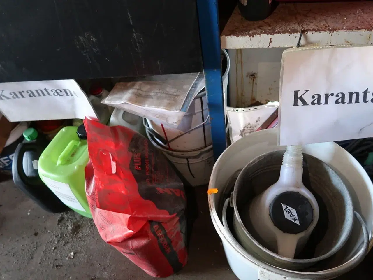 Billede 10 - 2 fag lagerreoler med div. Værktøj og varelager