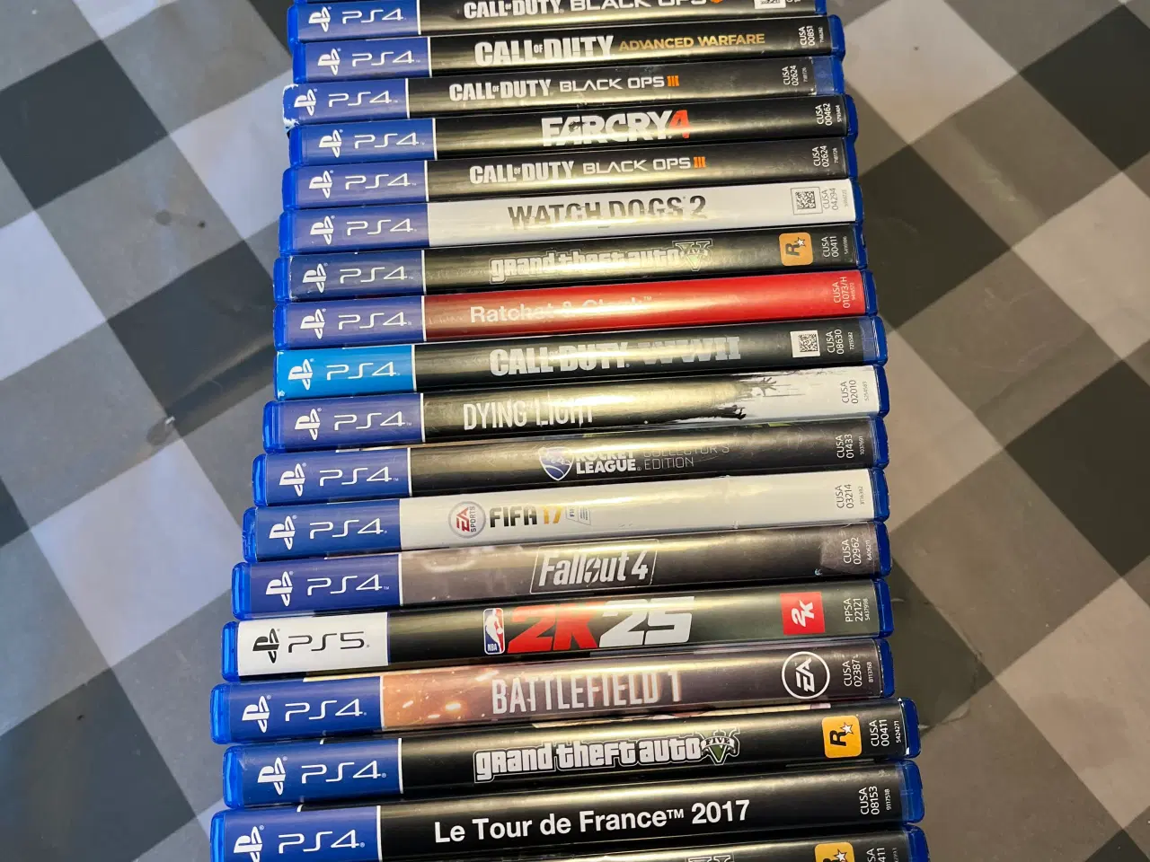 Billede 2 - Playsatation 4 2 stk med spil 