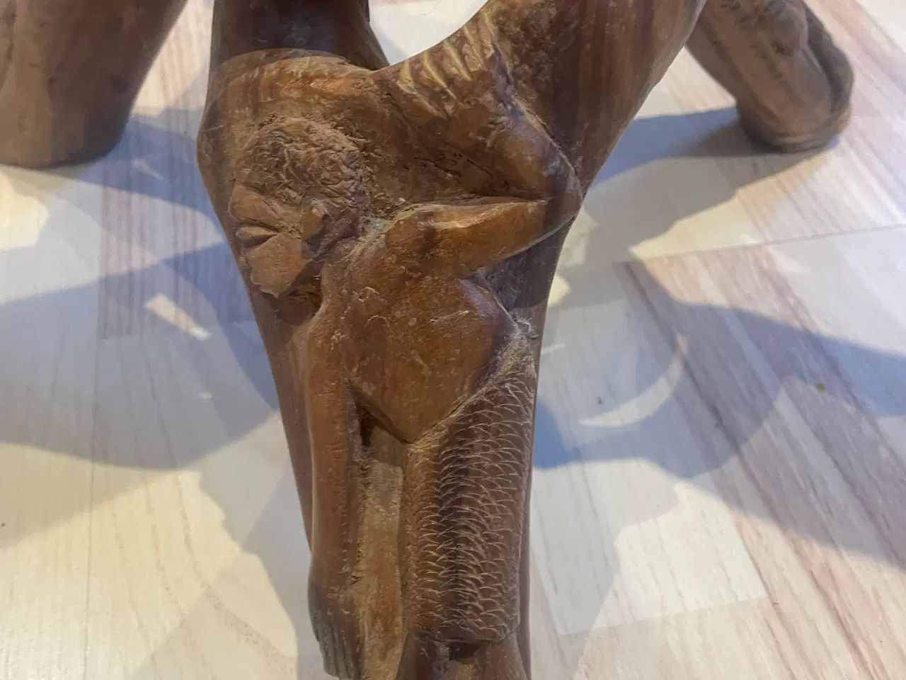 Billede 14 - Africana bord-håndskåret stel med figurer, 19fotos