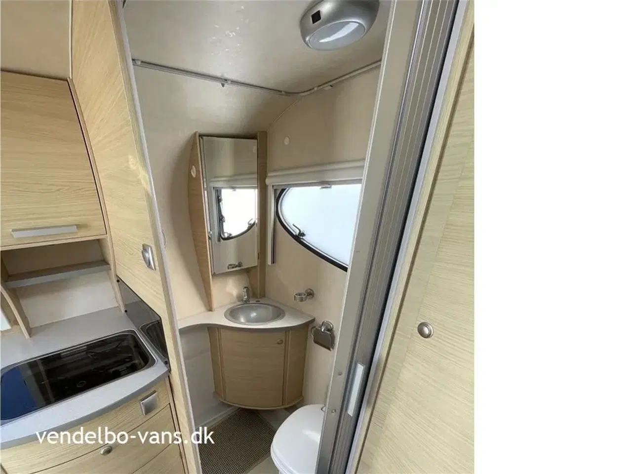 Billede 15 - 2008 - Adria Action 361 LH   Nem og handy størrelse - i smart design