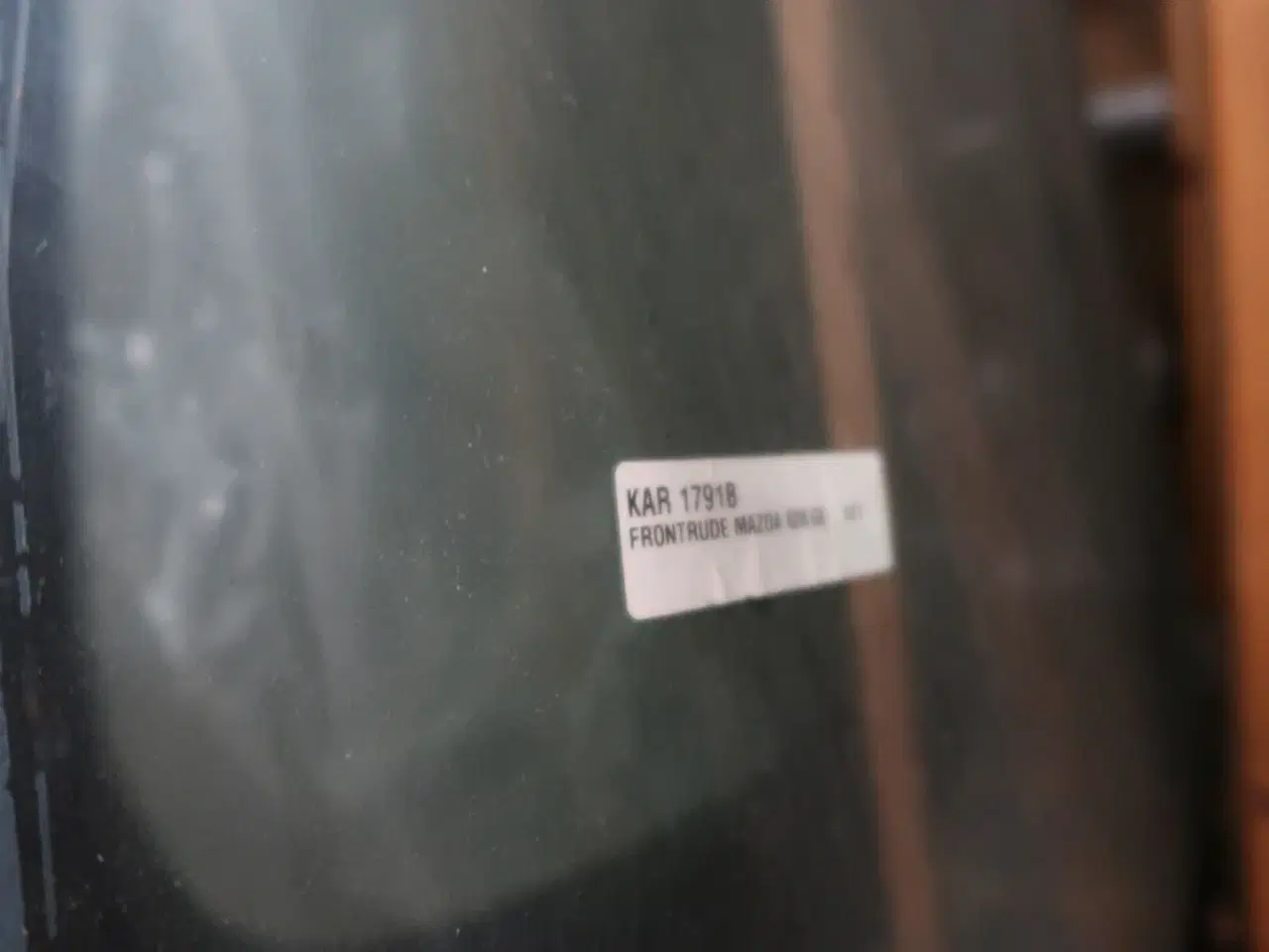 Billede 4 - Glasreol med indhold