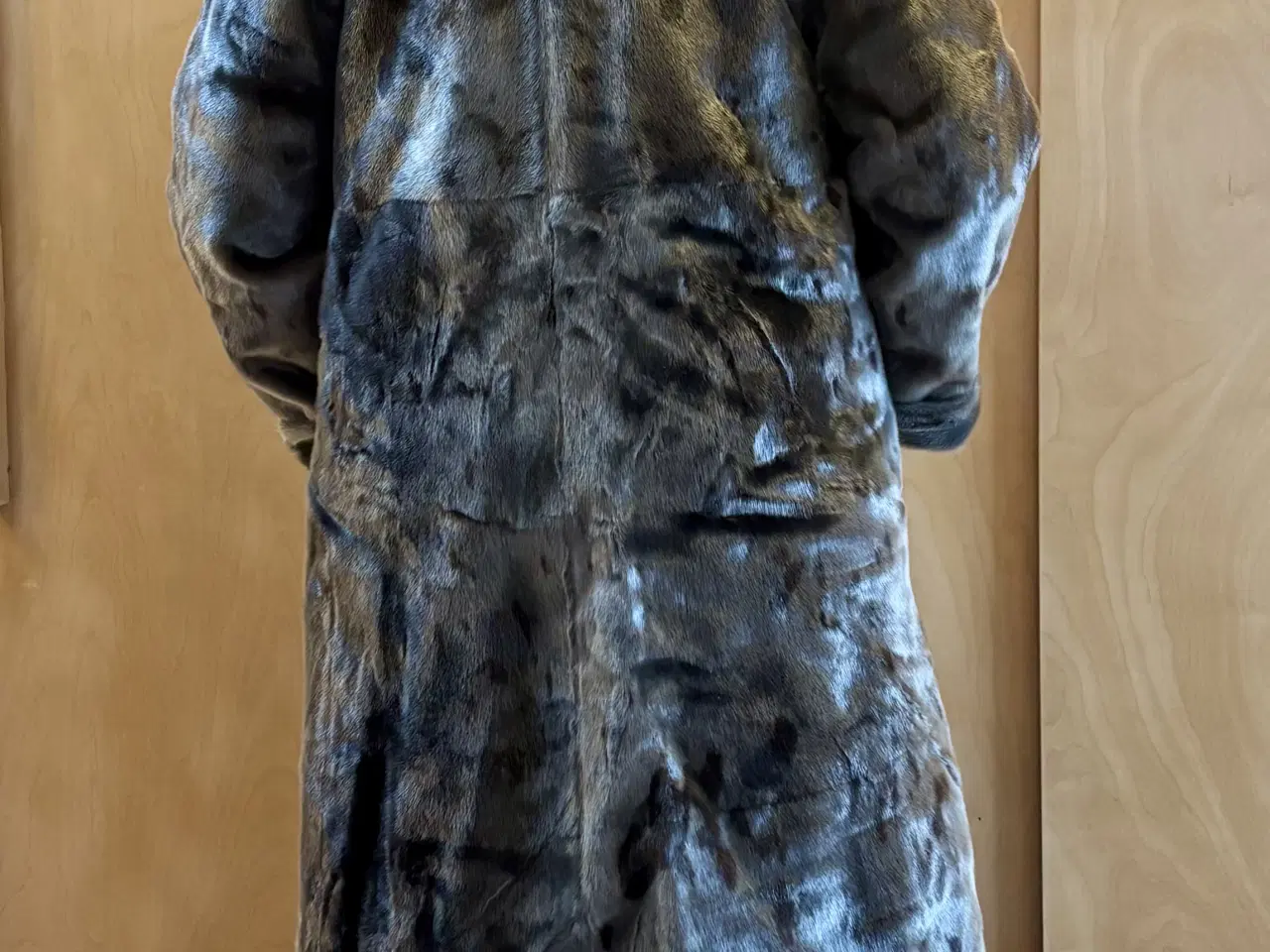 Billede 1 - Sjælden sælskindsfrakke hellang