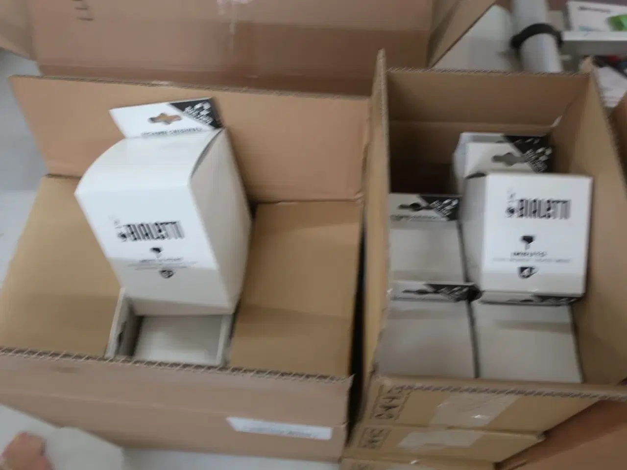 Billede 4 - Vareparti, kaffeproduktion BIALETTI, artikel BUGATTI
