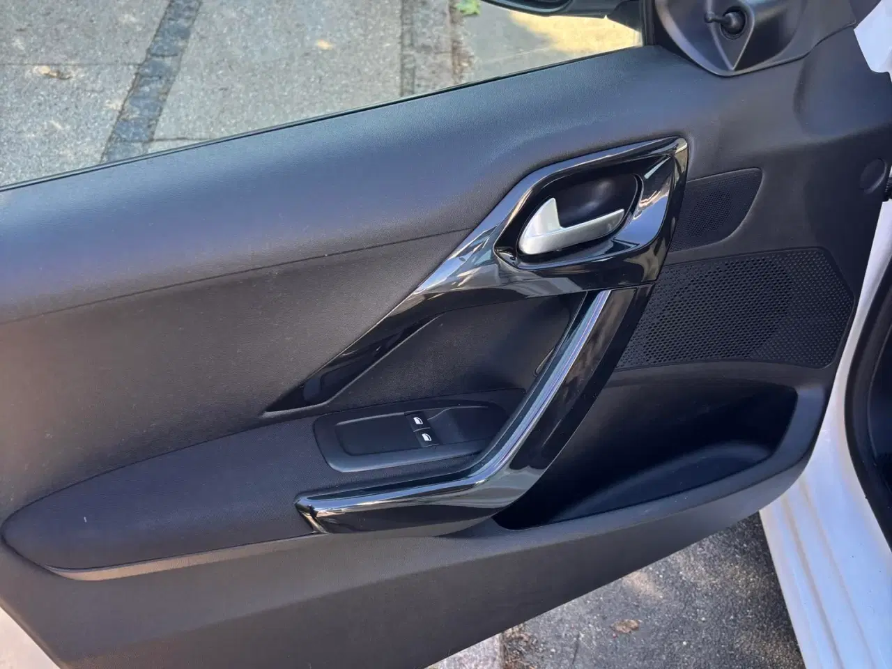 Billede 10 - Perfekt lille bil med få kilometer bag sig 