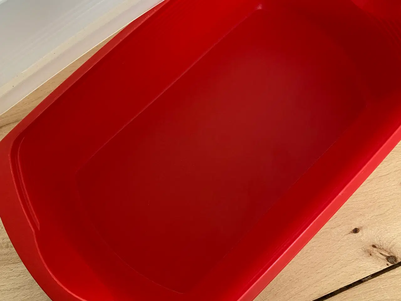Billede 3 - Rød Tupperware beholder