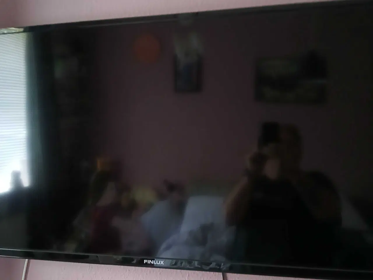 Billede 2 - Sælges fladskærm tv. Med fjernbetjening. 