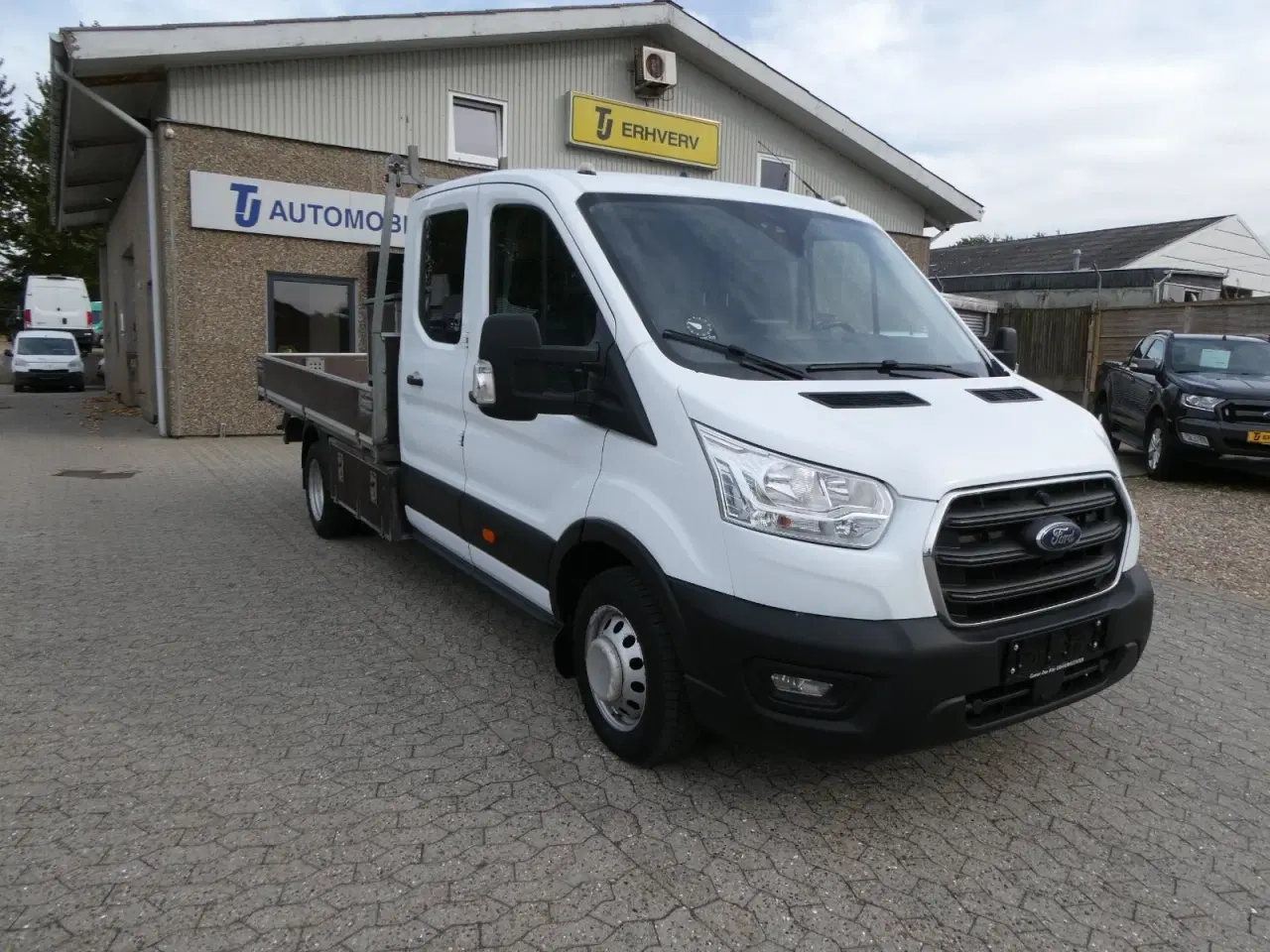 Billede 1 - Ford Transit 470 L4 Chassis 2,0 TDCi 170 Mandskabsvogn m/lad RWD