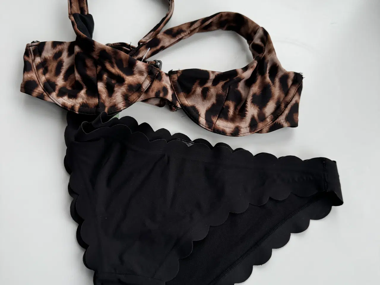 Billede 1 - NA-KD bikini overdel og H&M underdel