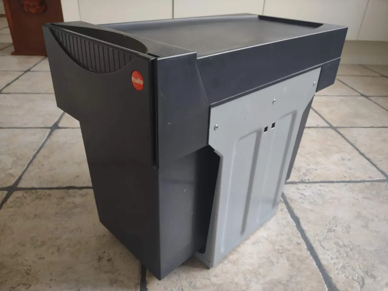 Billede 1 - Affaldsspande indbygning