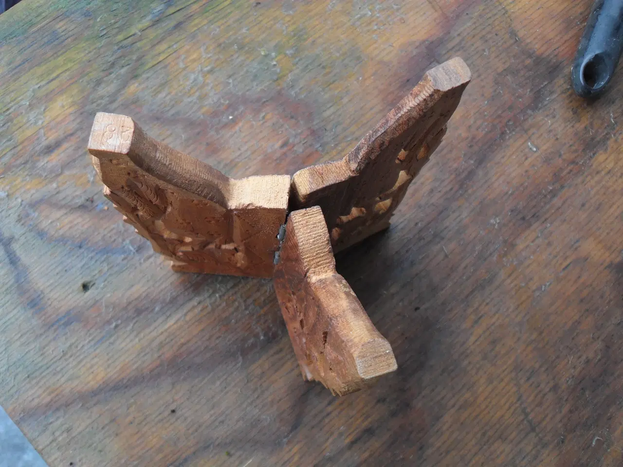 Billede 2 - flot træ opsats til fad på bordet 15 x 15 cm.