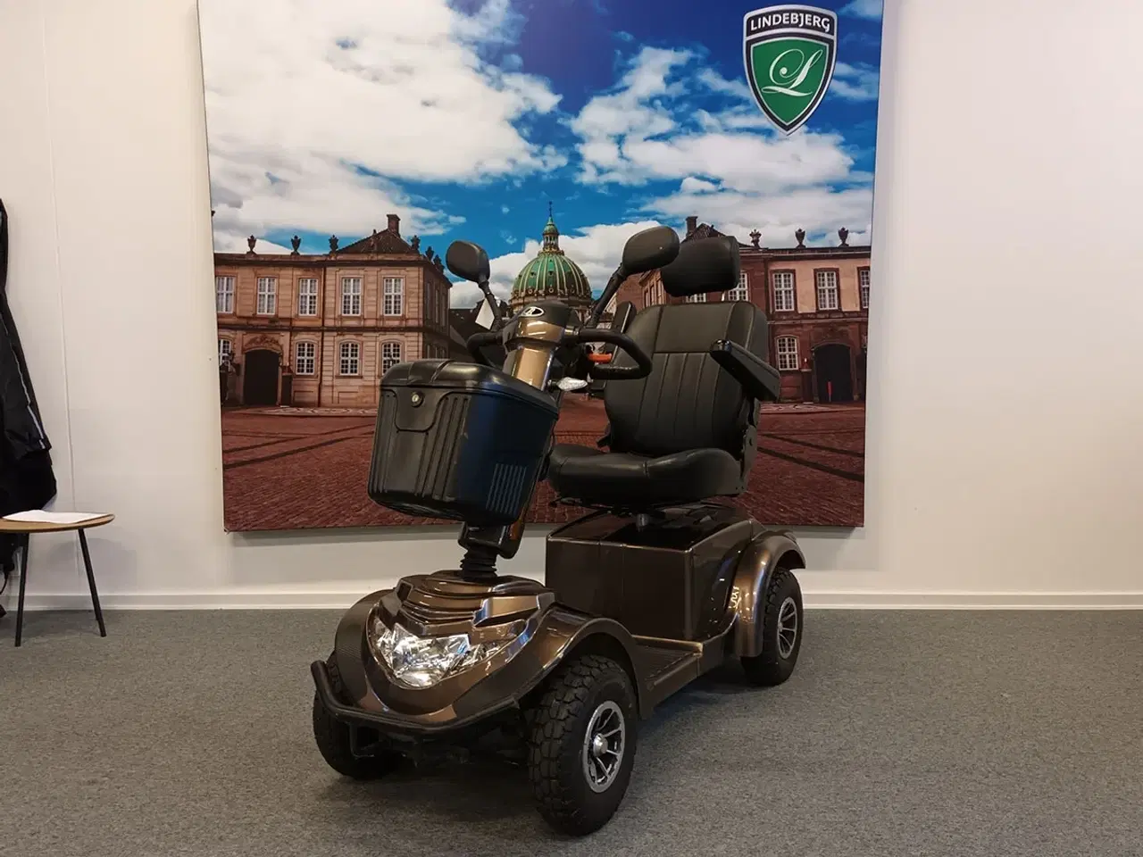 Billede 1 - LM-700 grå