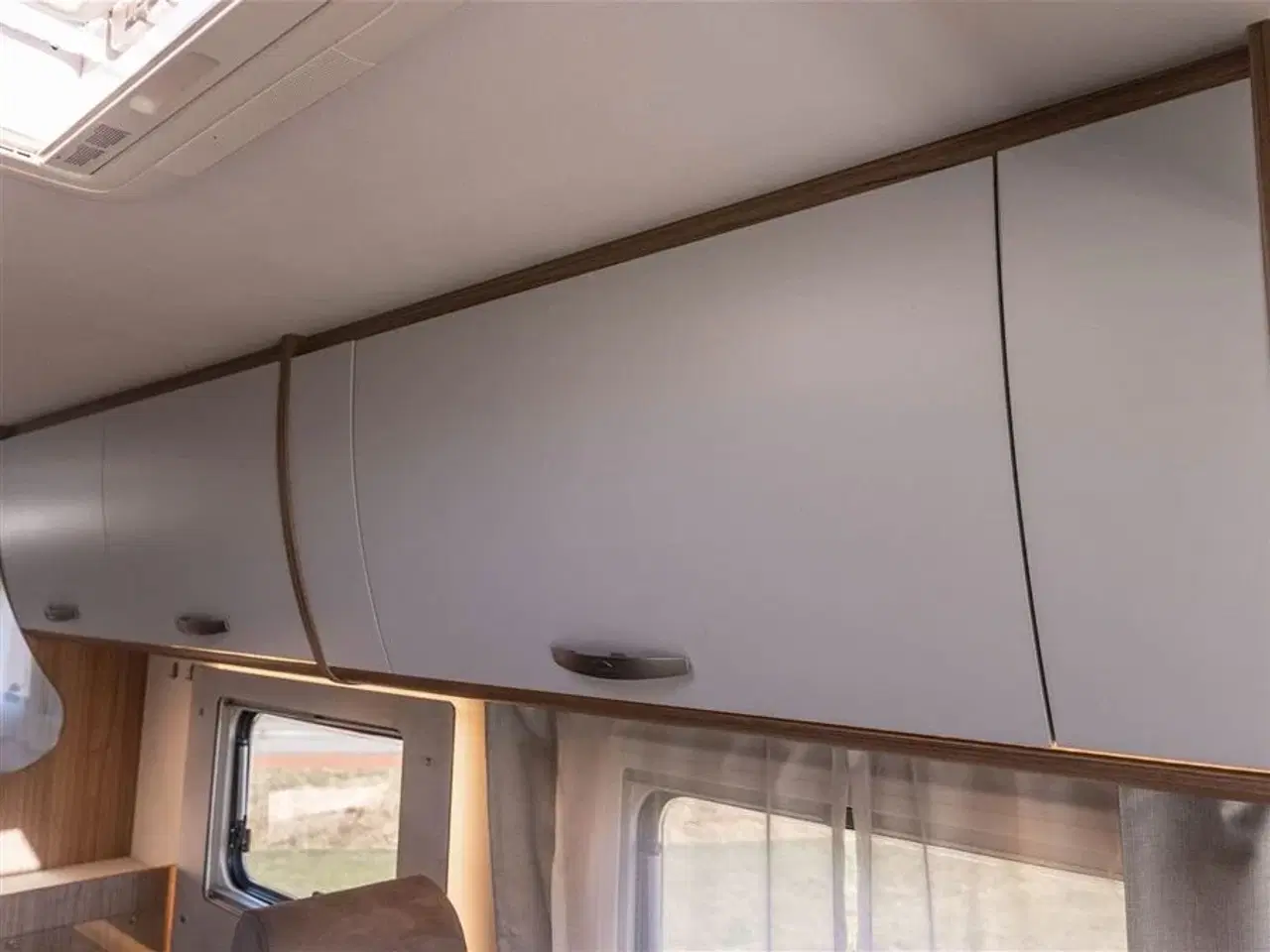 Billede 14 - 2021 - Carado I 338 Aut.   Topudstyret Helintegreret Carado med automatgear