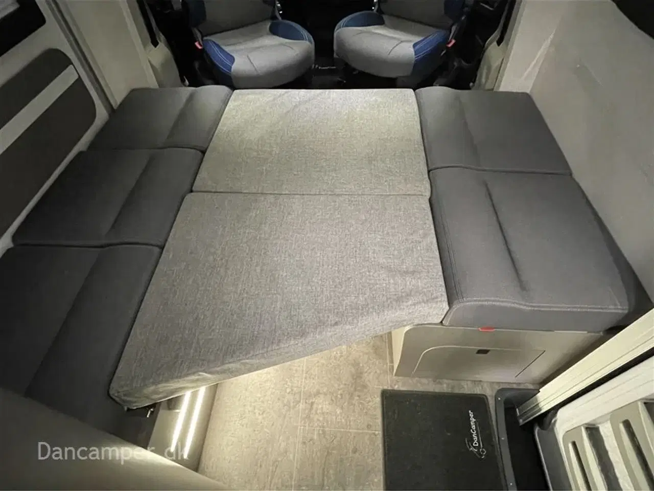 Billede 18 - 2024 - Chausson X650 Exclusive line   Messepris 1.019.900,- SPAR kr. 50.000,- Camper med stor Lounge og siddegruppe, 9-trins automatgear, sænkeseng, stor garage, specialfælge, Artic, Connect- og X-tilbehørspakke ,